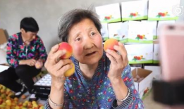 91岁奶奶直播带货,跨越时代的带货传奇